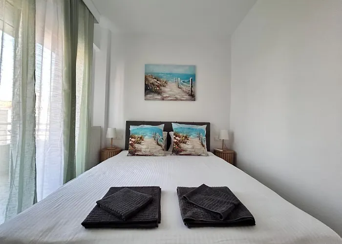 Apartment Sea Breeze V