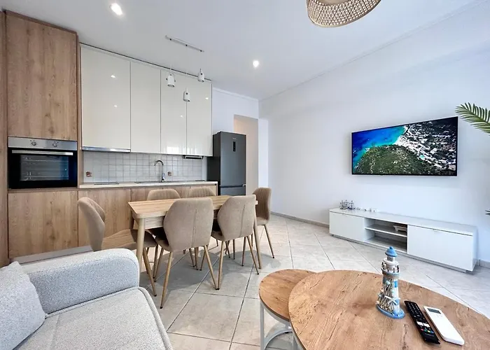 Apartment Sea Breeze V