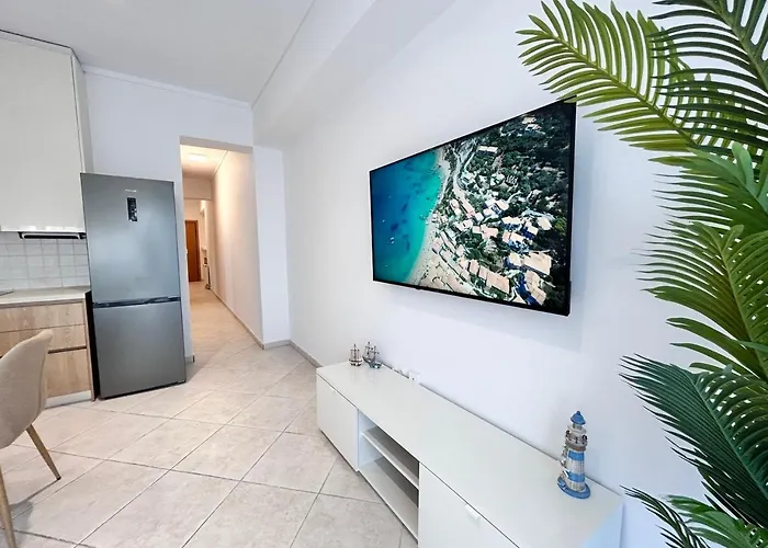 Sea Breeze V Apartment *